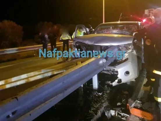 Κι όμως ο οδηγός βγήκε ζωντανός – Συγκλονιστικές εικόνες από τροχαίο στη Ναύπακτο